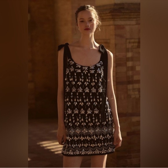MAC DUGGAL
Jewel-Encrusted Soft Tie Sleeveless Mini Dress Anthropologie - Picture 1 of 6
